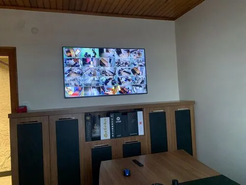 Kamera görüntülerinin izlendiği monitör ve kayıt sistemi